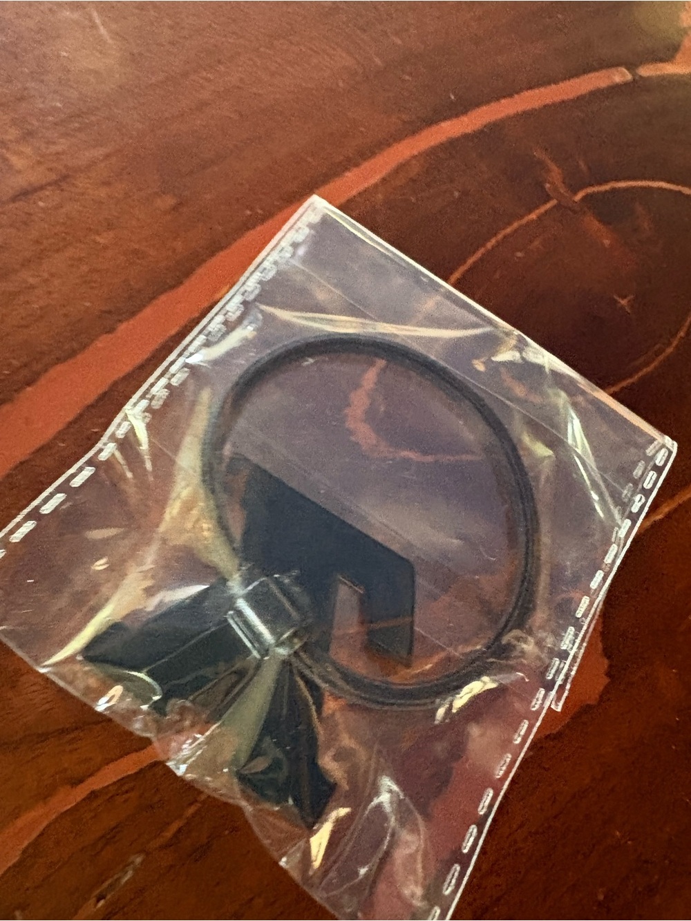 LV Logo Hair Tie Pair in Gold and Iridescent Green - Picture 6 of 7